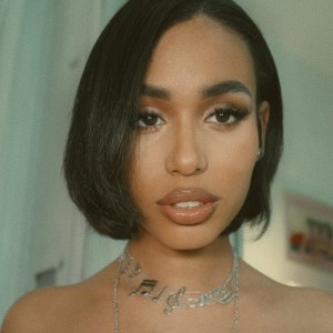 Genesis Vega Photo #2