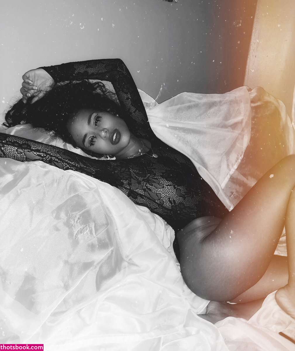 Genesis Vega Photo #23