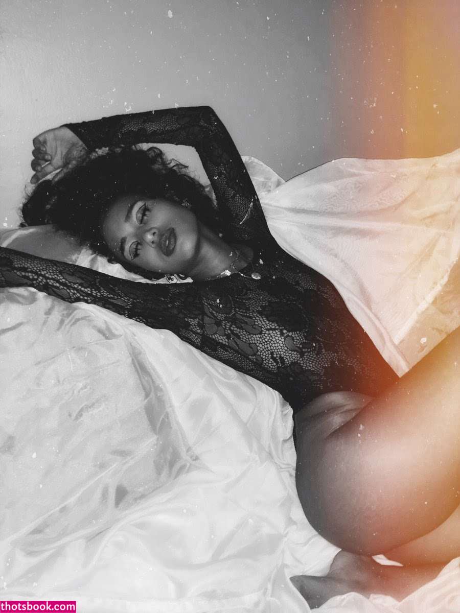 Genesis Vega Photo #28