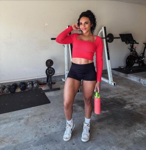 Amber Reacts Photo #5