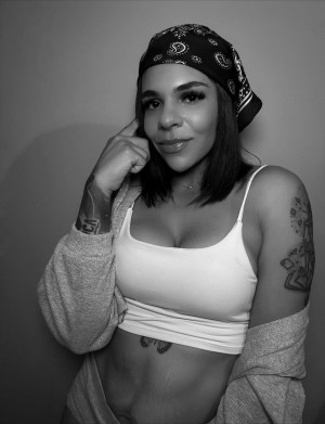 Amber Reacts Photo #11