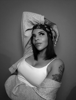 Amber Reacts Photo #12