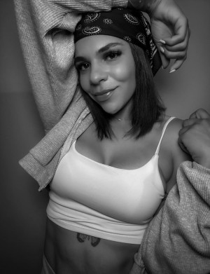 Amber Reacts Photo #13