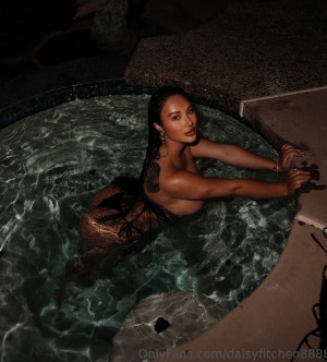 Daisy Chen Photo #30