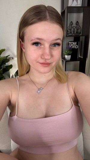 Emilyhewell Photo #12