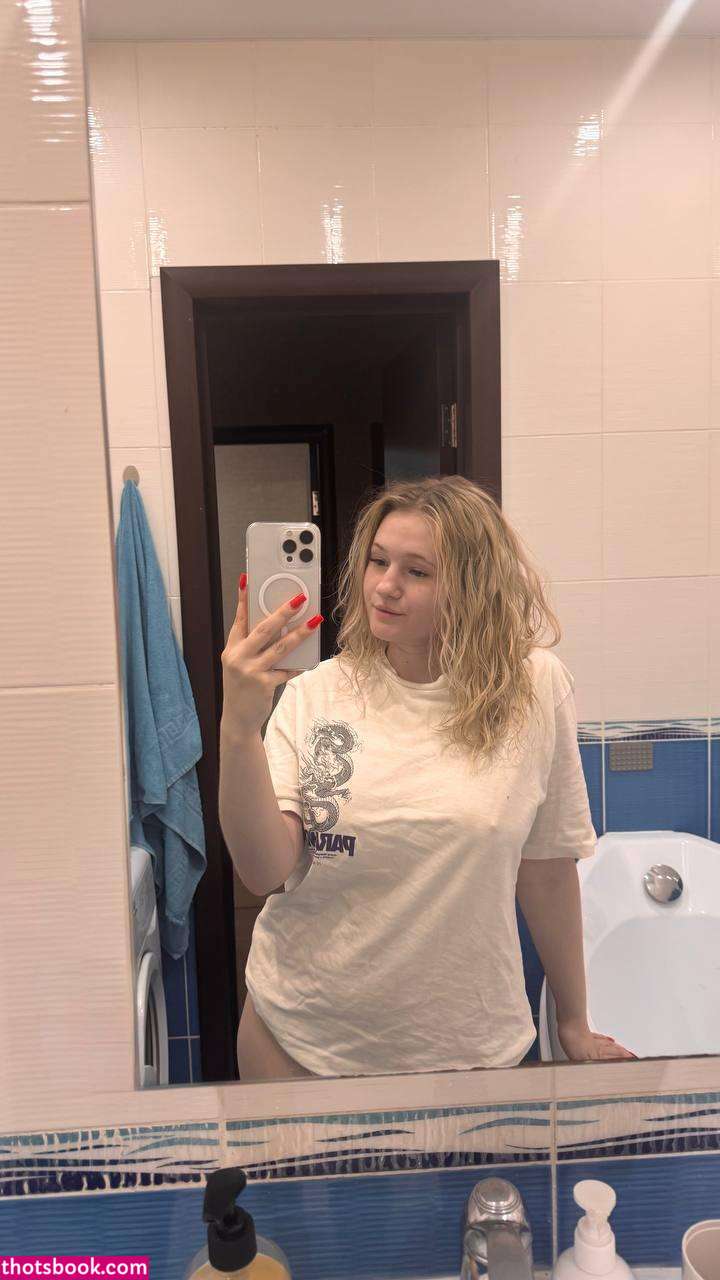 Emilyhewell Photo #46