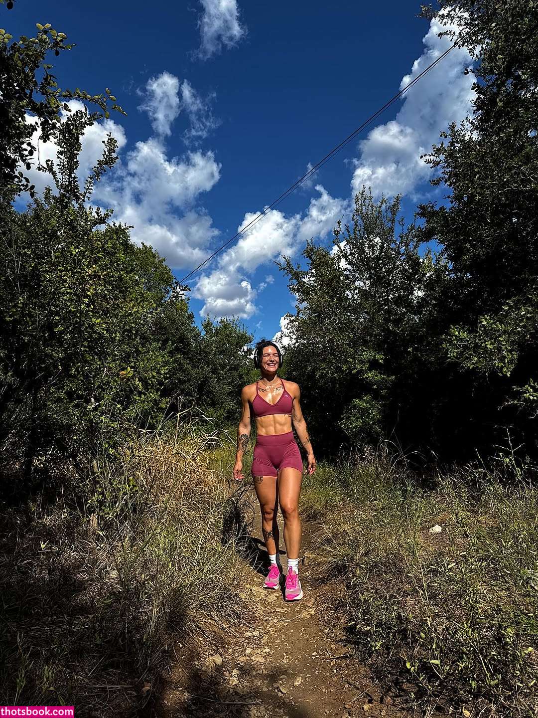 Kelly Matthews Photo #21