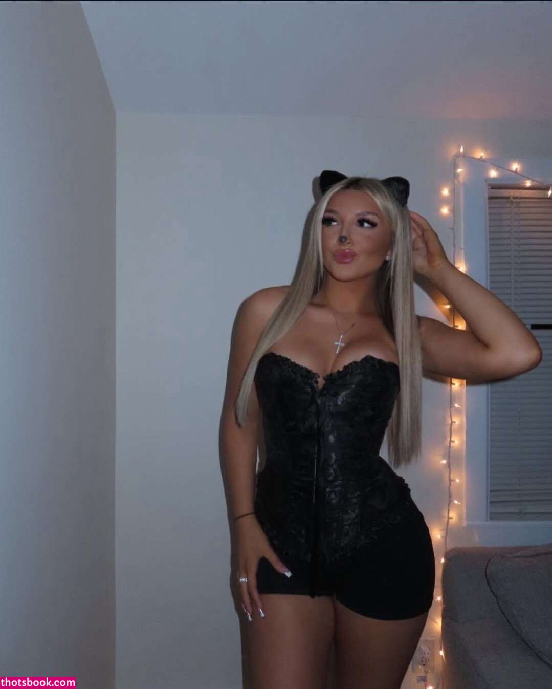 nikkidalessandro22 Photo #15