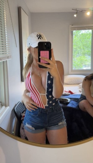 nikkidalessandro22 Photo #29