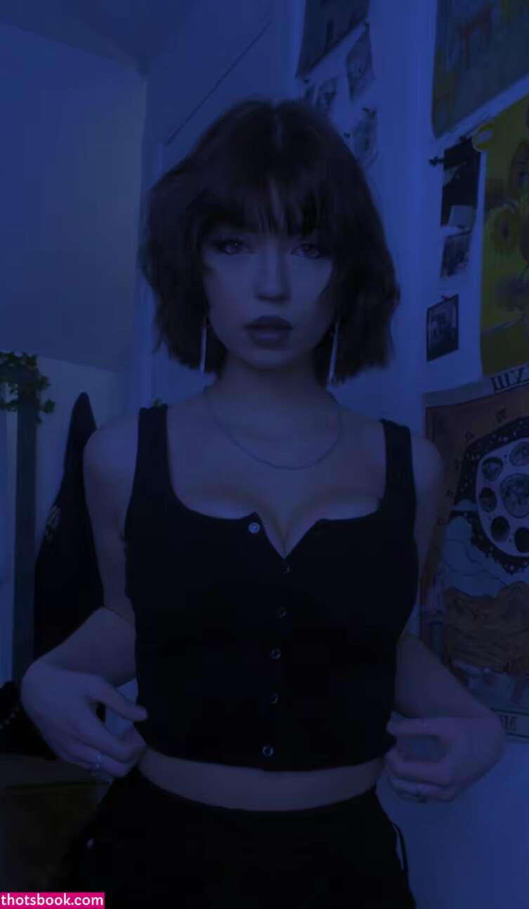 Olivia Kirsch Photo #6