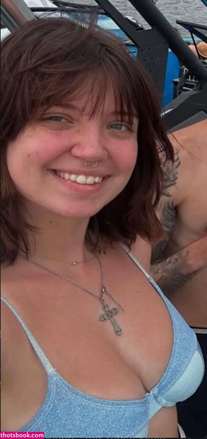 Olivia Kirsch Photo #9