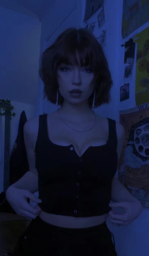 Olivia Kirsch Photo #6