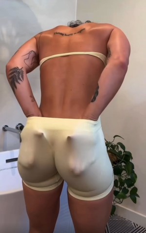 Kelly Matthews Post #6