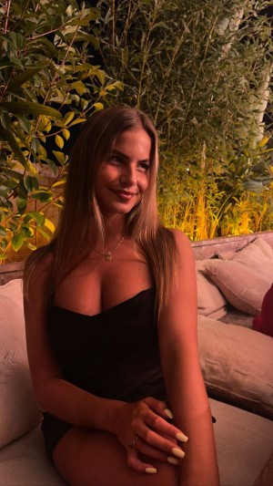 Debora Goncalves Photo #5