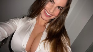 Debora Goncalves Photo #18