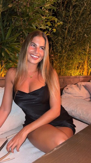 Debora Goncalves Photo #31