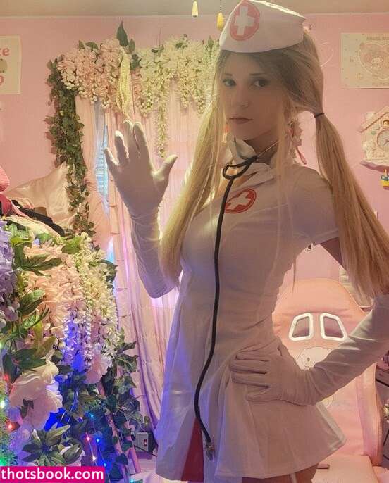 Ariel Harris Photo #3