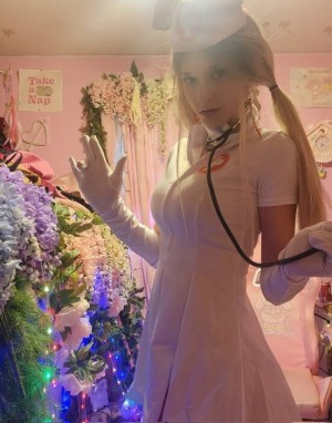 Ariel Harris Photo #1