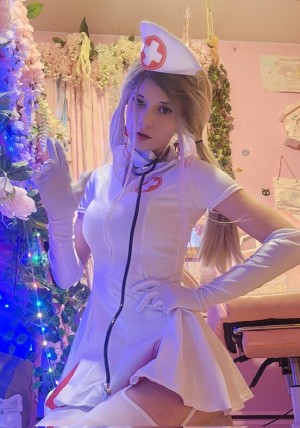 Ariel Harris Photo #2