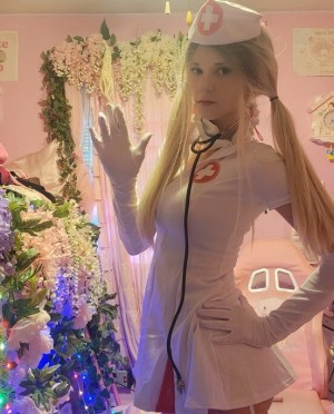 Ariel Harris Photo #3