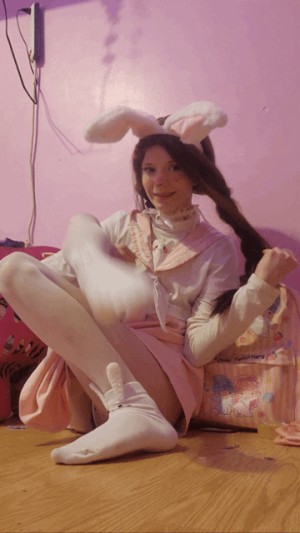 Ariel Harris Photo #10