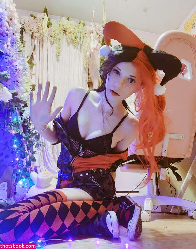 Ariel Harris Photo #19