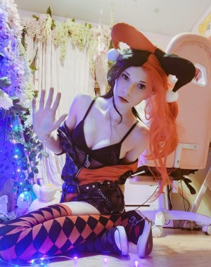 Ariel Harris Photo #19