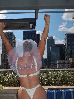 Esther Burden Photo #10