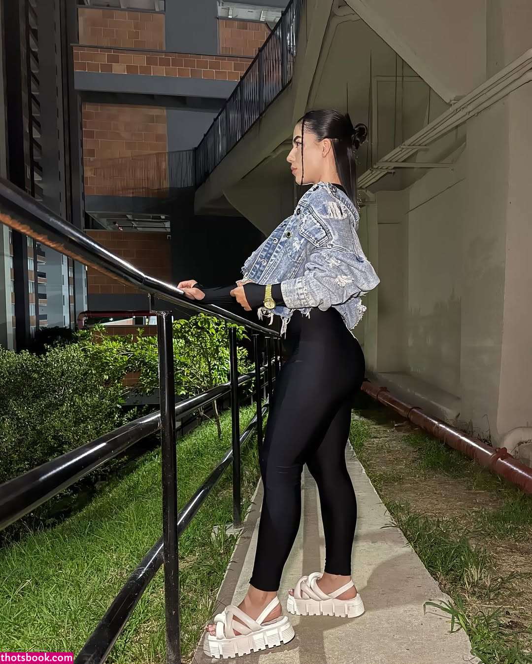 Sam Lewins Photo #10