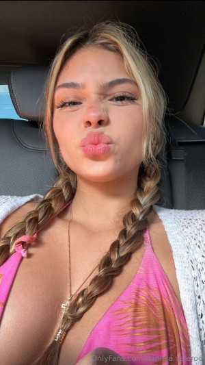 Daniela Valero Photo #9