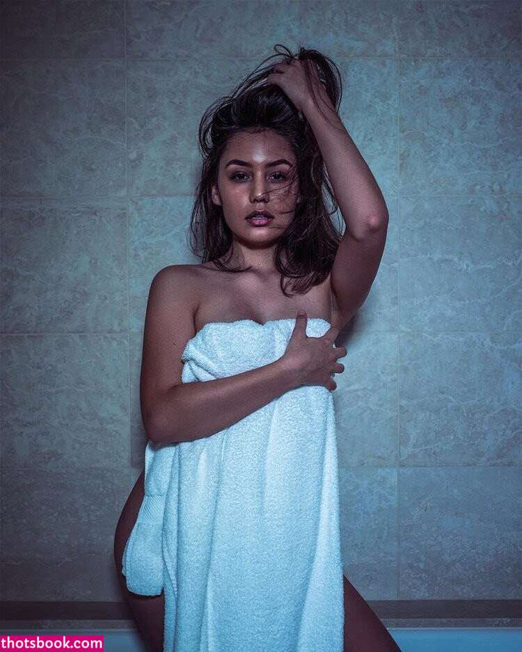 Shina Novalinga Photo #37