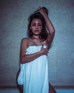 Shina Novalinga Photo #37