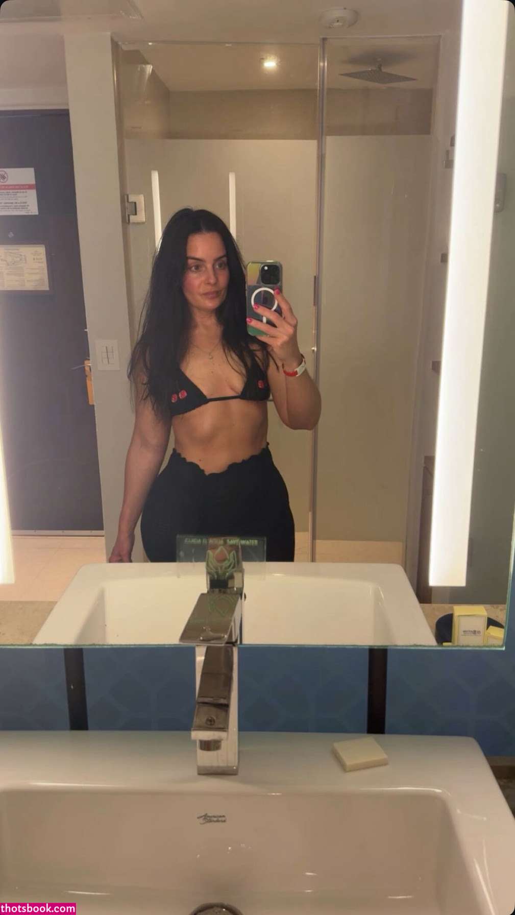 Veramelia Nieckula Photo #12