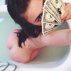 Laura Kokinova Photo #20