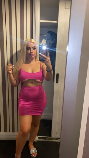 Brooke Lee Photo #14