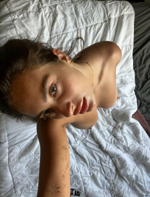 Emily Slater Photo #6