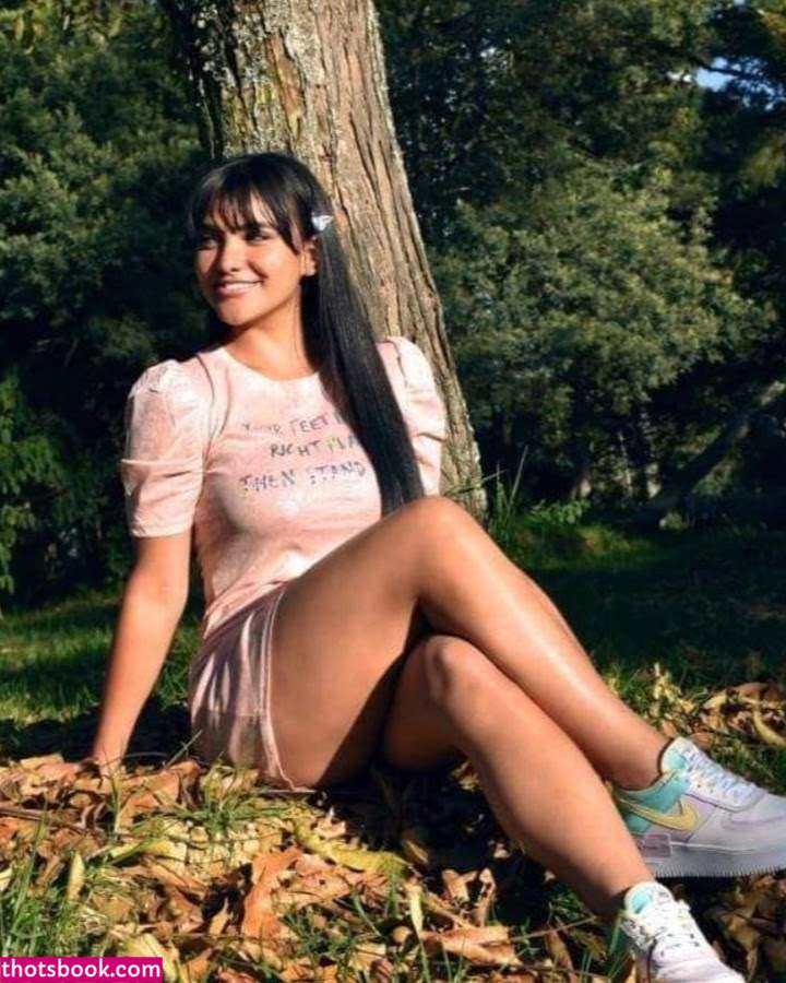 Emily Zeta Photo #15