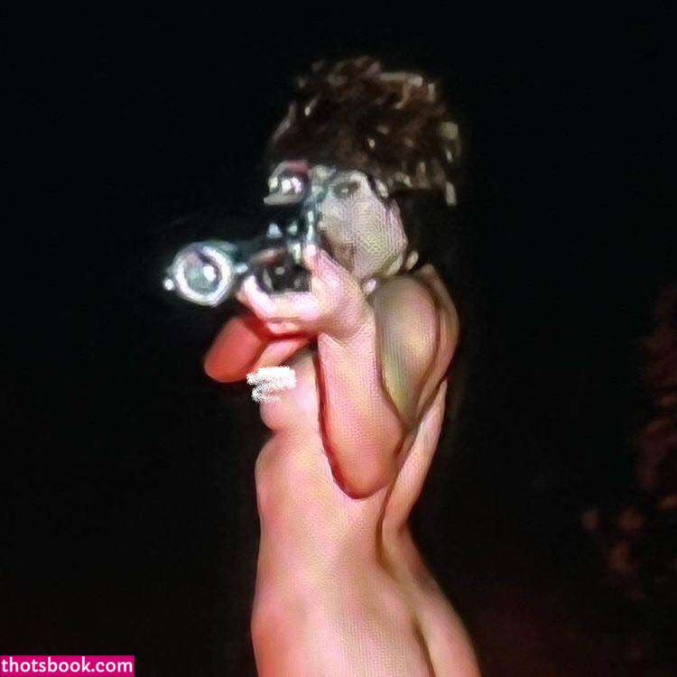 kyraquinzel Photo #3