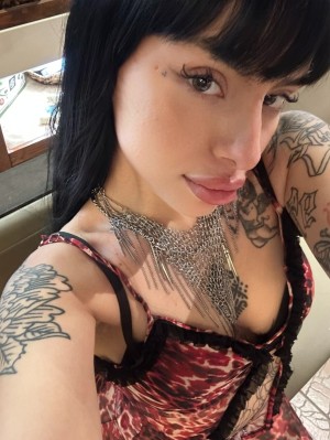 kyraquinzel Photo #15