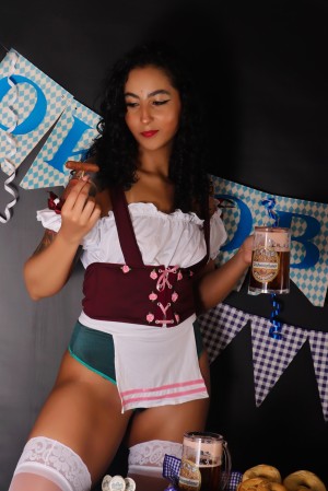 Agatha Collins Photo #5