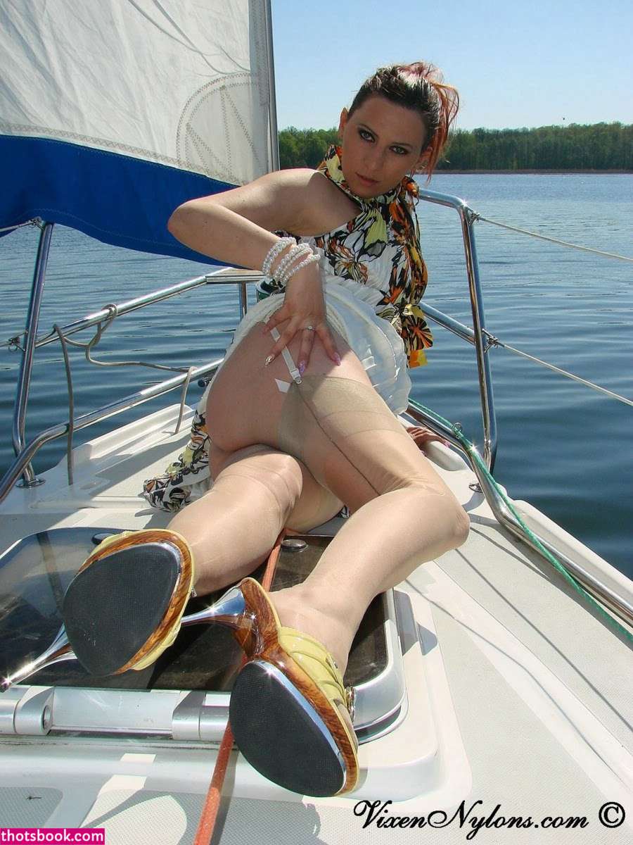 Vixen Nylons Photo #20