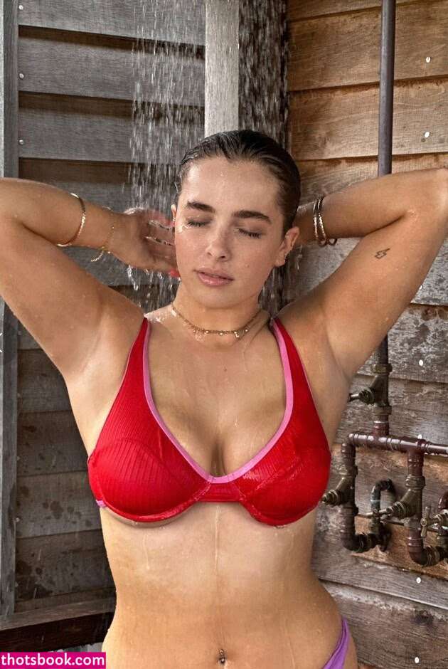 Lucy Bishop Photo #10