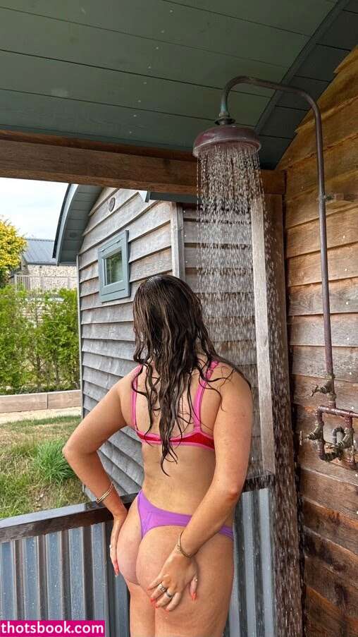 Lucy Bishop Photo #15