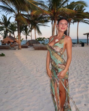 Lydia Lowry Photo #5