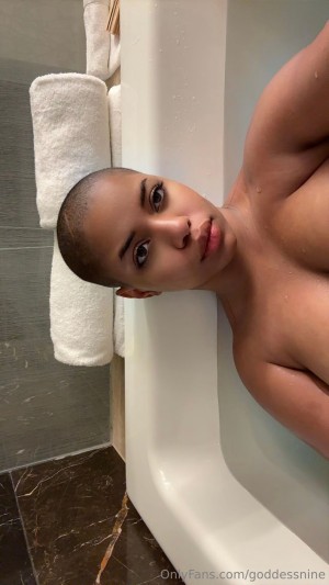 goddessnine Photo #7