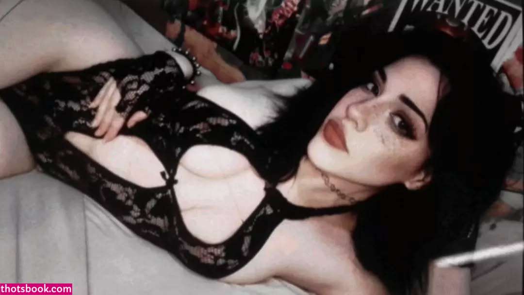 Mia Jessabel Photo #3