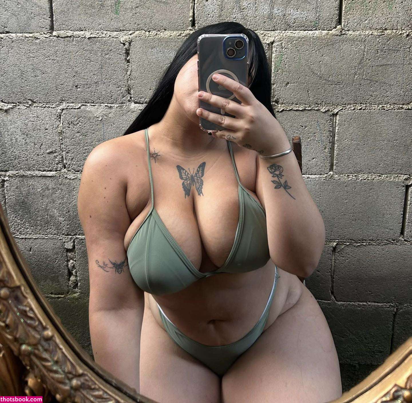 Elizabeth Nazariego Photo #12