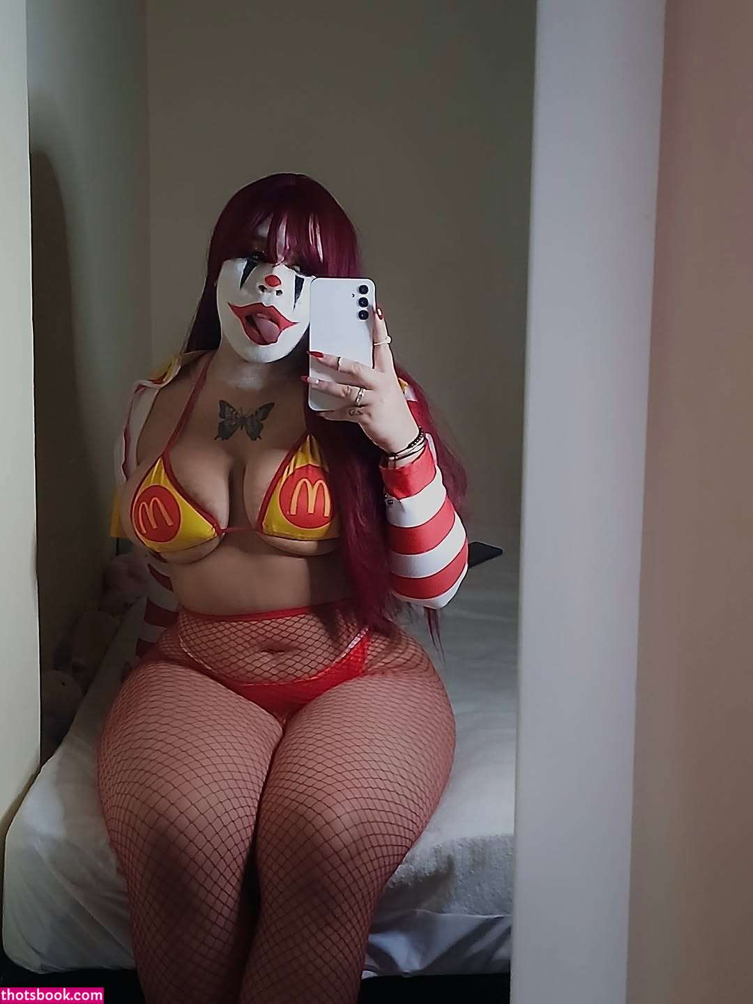 Elizabeth Nazariego Photo #38