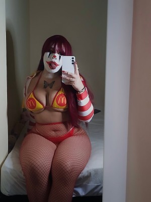 Elizabeth Nazariego Photo #38