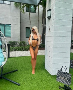 ellacourchene Photo #10